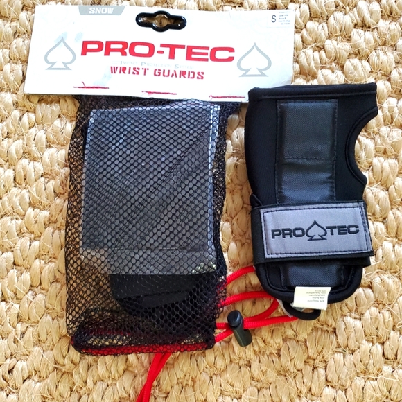 Wrist Guards - Picture 1 of 2
